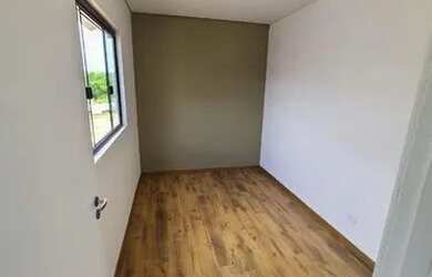 Imagem: A casa possui 2 Dormitórios, 1 Banheiro, 1 Vaga na garagem