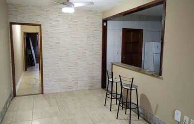 Imagem: A casa possui 2 Dormitórios, 1 Banheiro, 1 Vaga na garagem