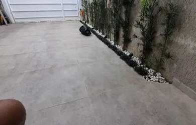 Imagem: A casa possui 2 Dormitórios, 1 Banheiro, 2 Vagas na garagem