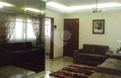 Imagem: A casa possui 5 Dormitórios, 4 Banheiros, 3 Vagas na garagem