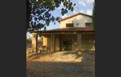 Imagem: A casa possui 5 Dormitórios, 3 Banheiros, 5 Vagas na garagem