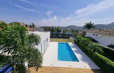 Imagem: A casa em condomínio possui 3 Dormitórios, 5 Banheiros, 5