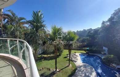 Imagem: A casa possui 4 Dormitórios, 1 Banheiro, 4 Vagas na garagem