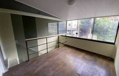 Imagem: A casa possui 3 Dormitórios, 3 Banheiros, 1 Vaga na garagem