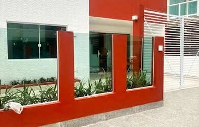 Imagem: A casa em condomínio possui 3 Dormitórios, 4 Banheiros, 163m²