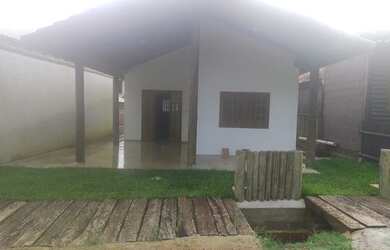 Imagem: A casa em condomínio possui 3 Dormitórios, 2 Banheiros, 2