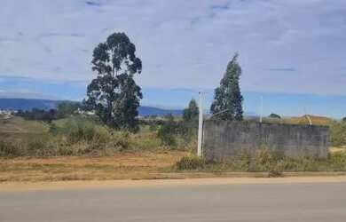 Imagem: O depósito possui 2.350m² de Área e está localizado em