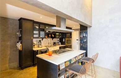 Imagem: O apartamento possui 3 Dormitórios, 5 Banheiros, 4 Vagas na