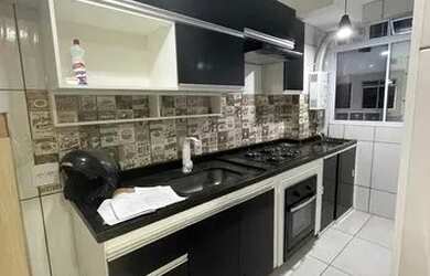 Imagem: O apartamento possui 2 Dormitórios, 1 Banheiro, 1 Vaga na garagem