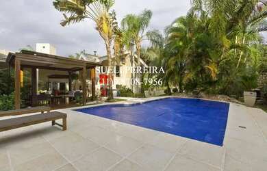 Imagem: A casa em condomínio possui 5 Dormitórios, 5 Banheiros, 5