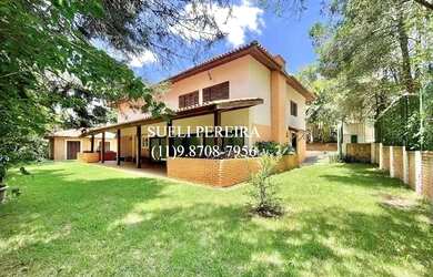 Imagem: A casa em condomínio possui 5 Dormitórios, 5 Banheiros, 3