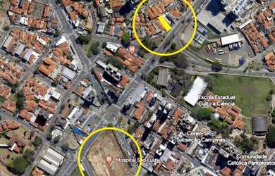 Imagem: A casa possui 3 Dormitórios, 3 Banheiros, 4 Vagas na garagem