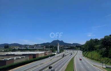 Imagem: O depósito possui 5 Vagas na garagem, 1.350m² de Área e