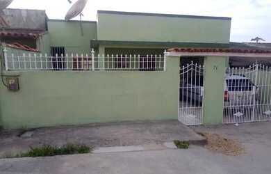 Imagem: A casa possui 2 Dormitórios, 1 Banheiro, 1 Vaga na garagem