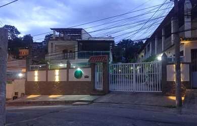 Imagem: A casa em condomínio possui 3 Dormitórios, 2 Banheiros, 3