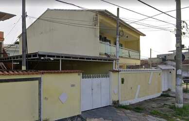 Imagem: A casa possui 3 Dormitórios, 2 Banheiros, 1 Vaga na garagem