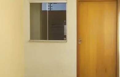 Imagem: A casa possui 3 Dormitórios, 2 Banheiros, 1 Vaga na garagem