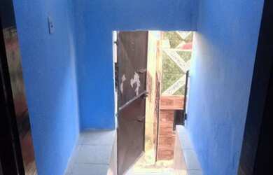 Imagem: A casa possui 2 Dormitórios, 1 Banheiro e está localizado