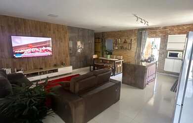 Imagem: A casa em condomínio possui 2 Dormitórios, 2 Banheiros, 5