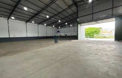 Imagem 2: Galpão para aluguel com Docas com 1400 m² no Jardim das Alterosas