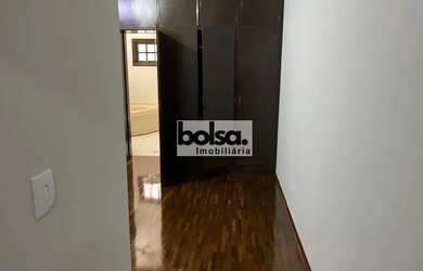 Imagem 13: Casa Espaçosa com 3 Dormitórios (2 Suítes), 305m² Construídos e Terreno de 508m² Conforto