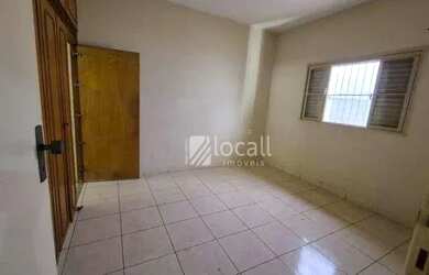 Imagem: A casa à venda possui 3 Dormitórios, 2 Banheiros, 1 Vaga na