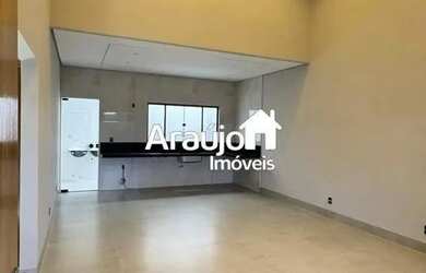 Imagem: A casa possui 3 Dormitórios, 2 Banheiros, 2 Vagas na garagem