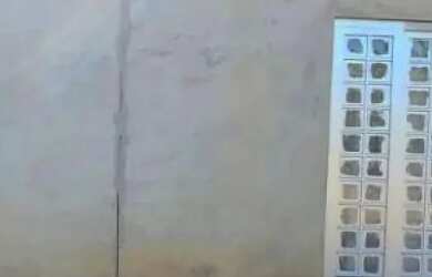 Imagem: A casa possui 2 Dormitórios, 1 Banheiro, 4 Vagas na garagem