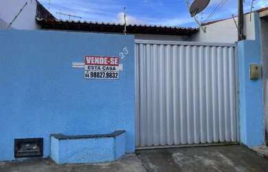 Imagem: A casa possui 2 Dormitórios, 2 Banheiros, 4 Vagas na garagem