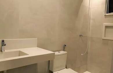 Imagem 13: ARNIQUEIRA CONJ 3, CASA 3 SUÍTES CLOSET, PISC/CHURR, COND COLADO PARK WAY, AC IMÓVEL E CAR