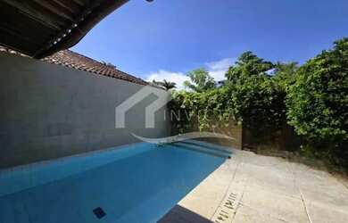 Imagem: A casa possui 5 Dormitórios, 5 Banheiros, 4 Vagas na garagem