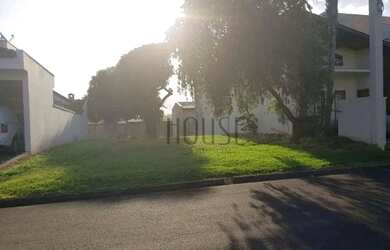 Imagem: O terreno possui 300m² de Área e Imóvel novo e está localizado