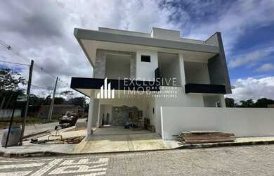 Imagem: A casa em condomínio possui 3 Dormitórios, 4 Banheiros, 1