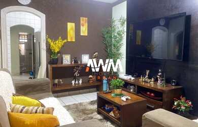 Imagem: A casa em condomínio possui 3 Dormitórios, 1 Banheiro, 2 Vagas