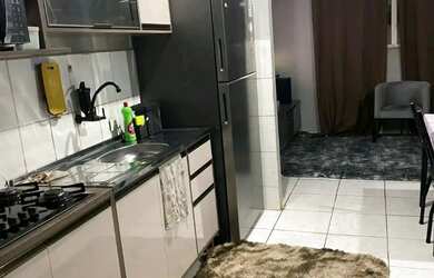 Imagem: O apartamento possui 2 Dormitórios, 1 Banheiro, 1 Vaga na garagem