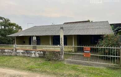 Imagem: A casa possui 3 Dormitórios, 1 Banheiro e 100m² de Área e