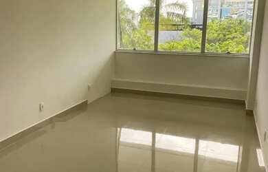 Imagem: O depósito para alugar possui 1 Vaga na garagem e 21m² de