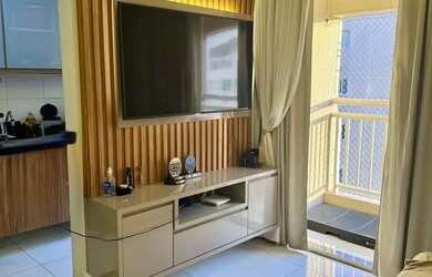 Imagem: O apartamento possui 2 Dormitórios, 1 Banheiro, 1 Vaga na garagem