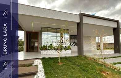 Imagem: A casa em condomínio possui 4 Dormitórios, 2 Banheiros, 5