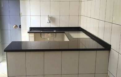 Imagem: A casa possui 2 Dormitórios, 1 Banheiro e 1 Vaga na garagem