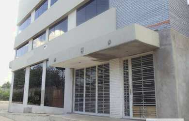 Imagem: O depósito possui 5 Vagas na garagem, 2.600m² de Área e