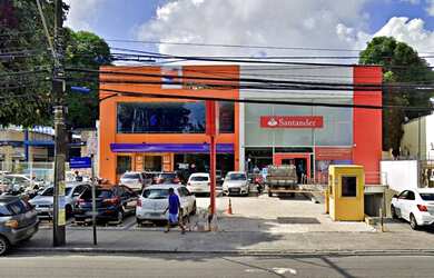 Imagem: O depósito possui 5 Vagas na garagem e 800m² de Área e está