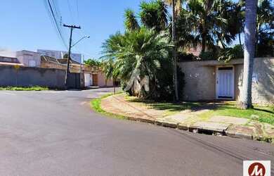 Imagem: O depósito possui 4 Vagas na garagem, 231m² de Área, Imóvel