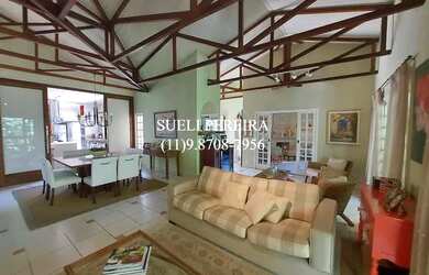 Imagem: A casa em condomínio possui 5 Dormitórios, 5 Banheiros, 5