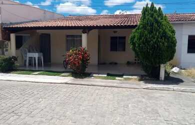 Imagem: A casa em condomínio possui 2 Dormitórios, 1 Banheiro, 2 Vagas