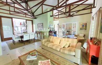 Imagem 8: Casa de condomínio para venda possui 322 metros quadrados com 5 quartos...