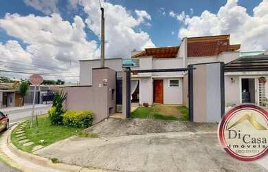 Imagem: A casa possui 2 Dormitórios, 4 Banheiros, 1 Vaga na garagem