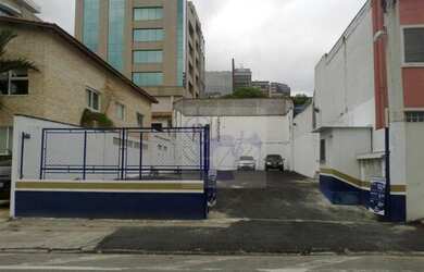 Imagem: O terreno possui 330m² de Área e está localizado em Bairro