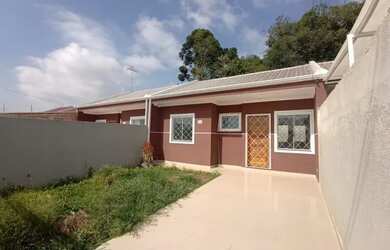 Imagem: A casa possui 3 Dormitórios, 1 Banheiro, 1 Vaga na garagem