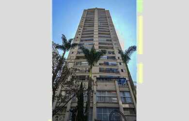 Imagem: O apartamento possui 1 Dormitório, 1 Banheiro, 2 Vagas na garagem